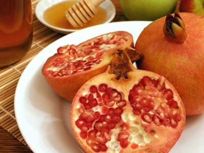 Rosh Hashanah pomegranates and honey