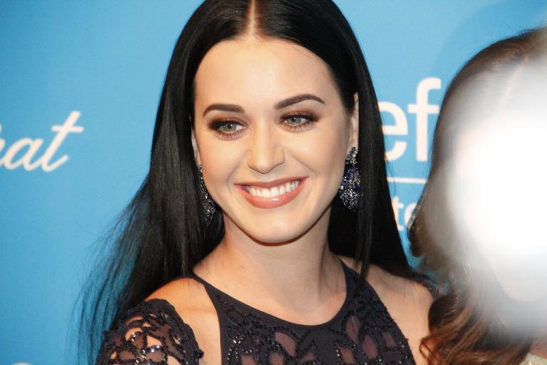 Katy Perry Talks Her ‘Backsliding’ Faith and How She Discovered God ...
