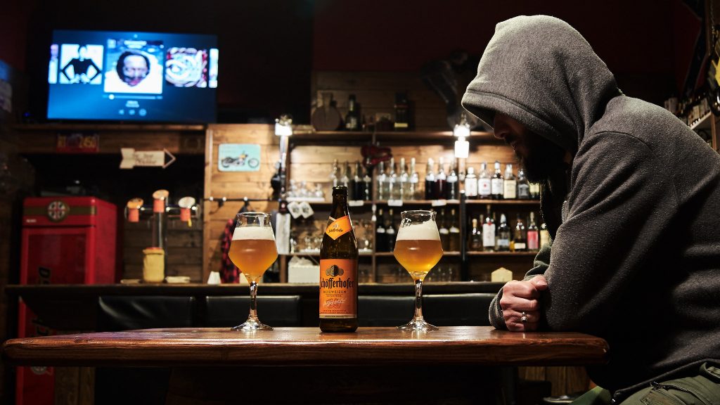 Types Of Idiots You Meet In Bars Make Your Relationship Work